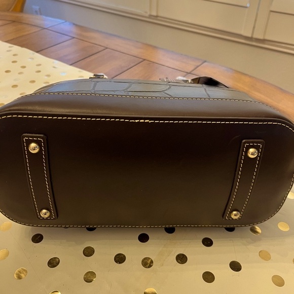 Dooney and Bourke leather bag alligator pattern new. - Picture 4 of 8